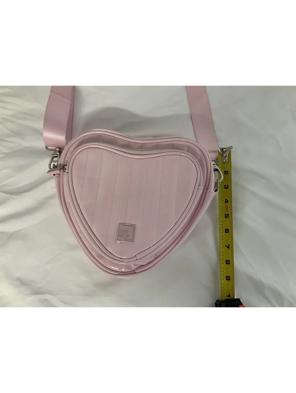 IHKWIP heart crossbody READ DESCRIPTION